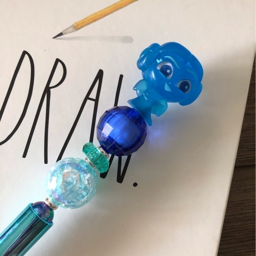 Star Wars Doorables: Leia Organa (STAR WARS: A NEW HOPE™) handmade beaded pen